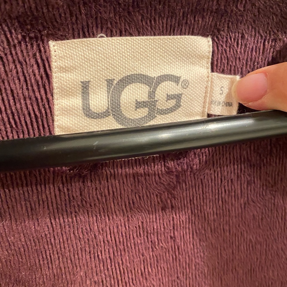 Maroon ugg robe - Picture 2 of 4